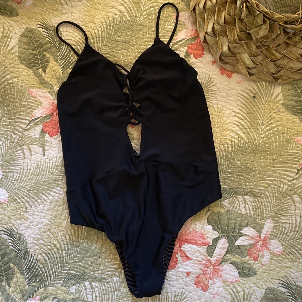 🌺SOLD🌺 one piece swim wear Kokomo jet XL New